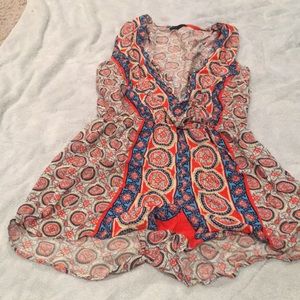 Colorful romper you button up the front 🤩